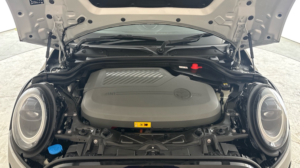 MINI HATCHBACK Image 16