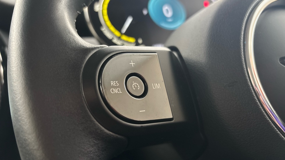MINI HATCHBACK cruise control