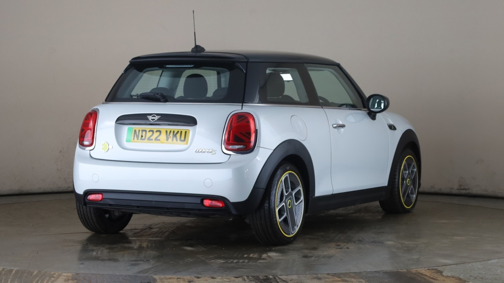 4058607 135kW Cooper S Level 1 33kWh 3dr Auto