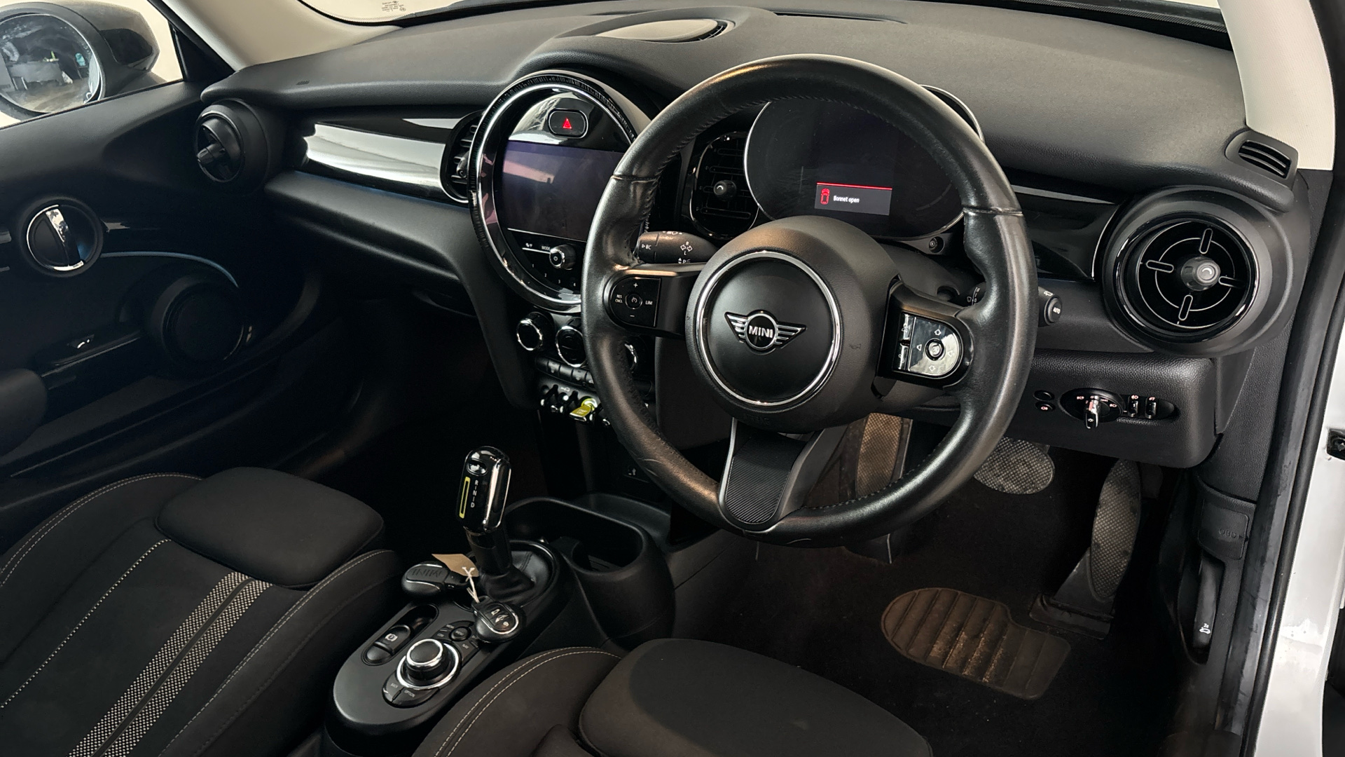 4058607 135kW Cooper S Level 1 33kWh 3dr Auto