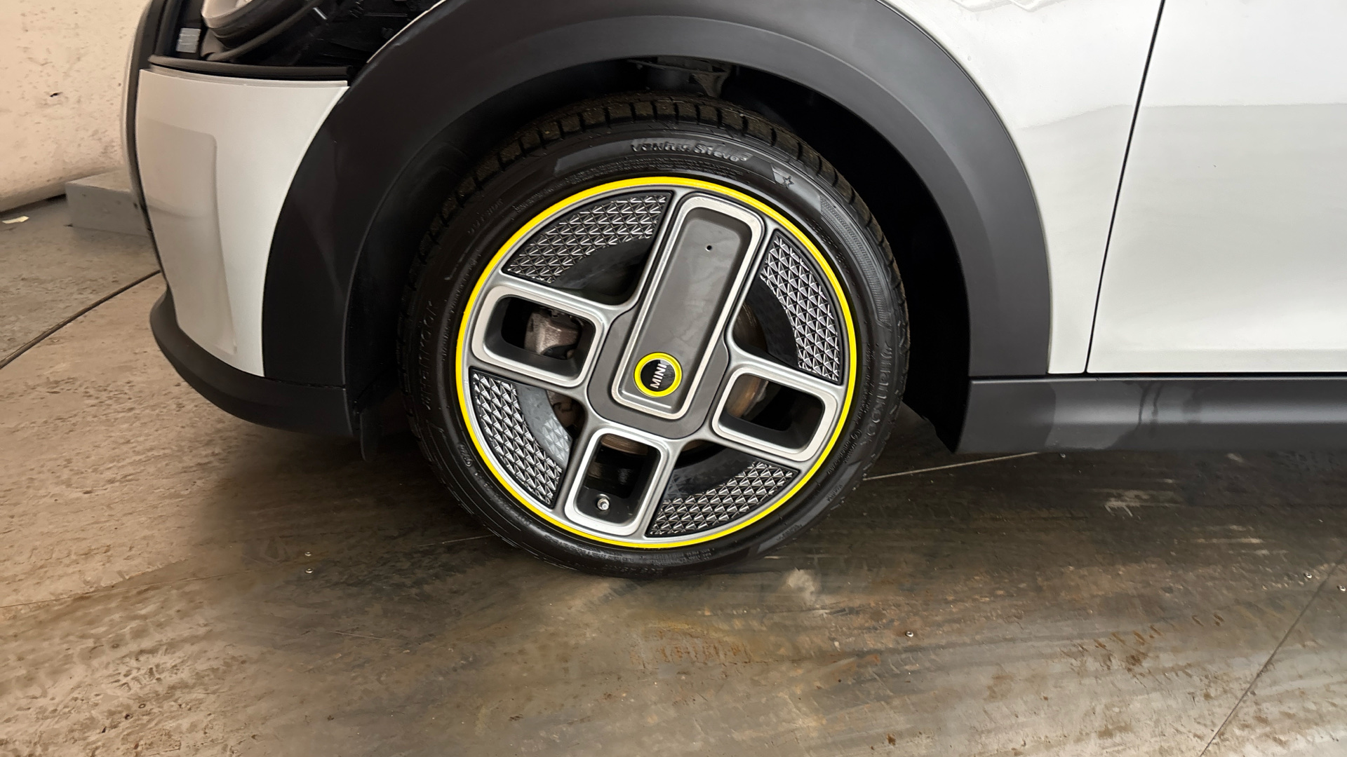 4058607 135kW Cooper S Level 1 33kWh 3dr Auto