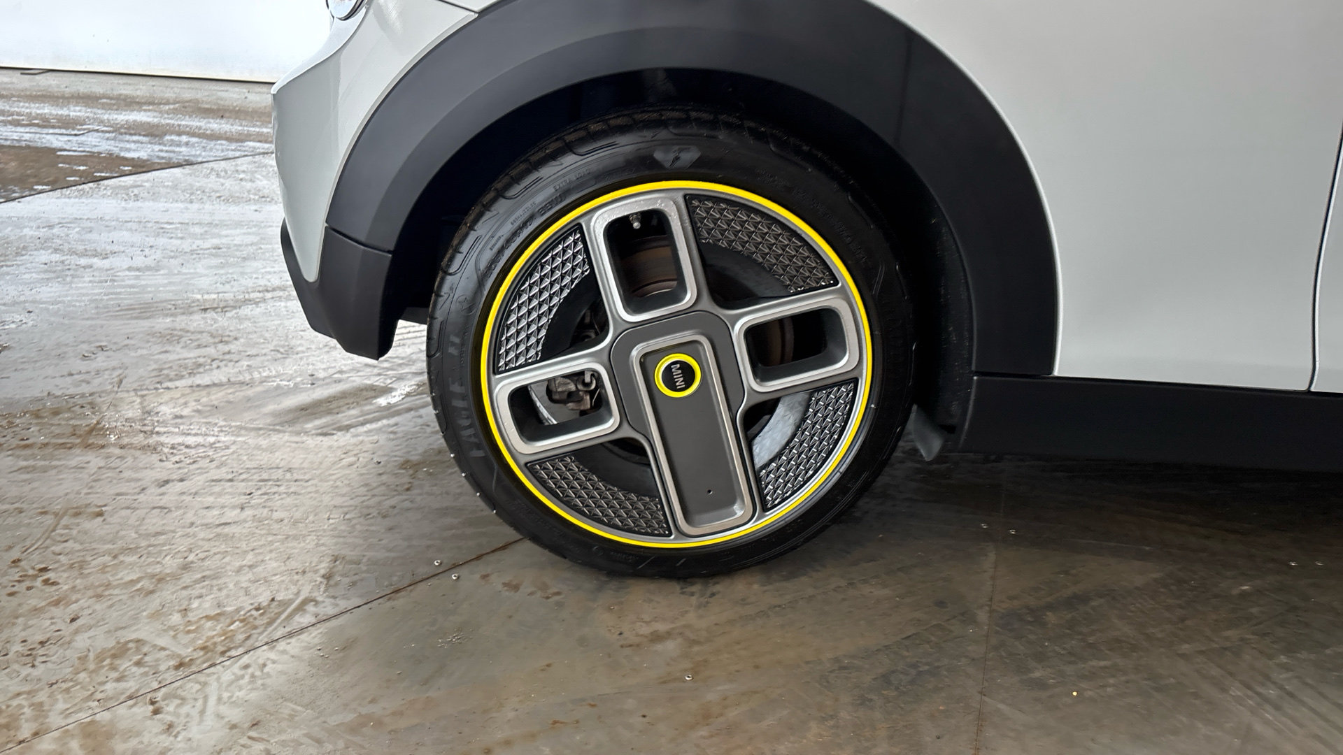 4058607 135kW Cooper S Level 1 33kWh 3dr Auto