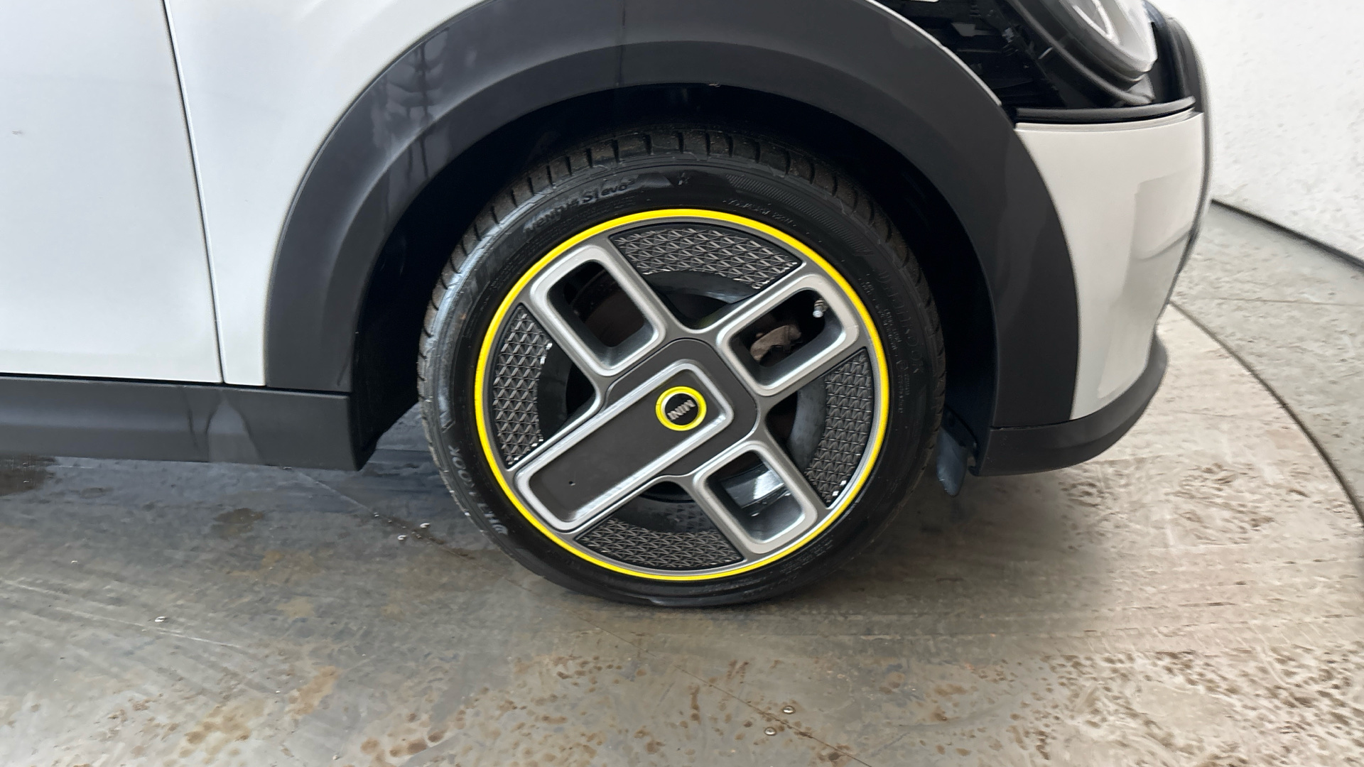 4058607 135kW Cooper S Level 1 33kWh 3dr Auto