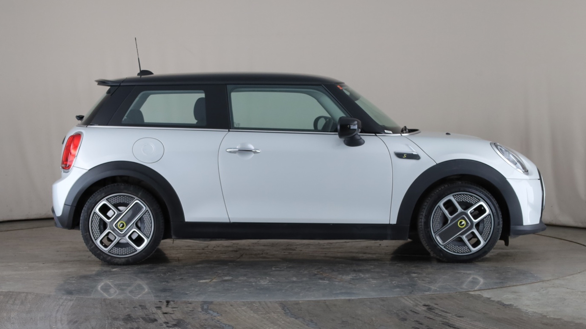 MINI Hatchback 135kW Cooper S Level 1 33kWh 3dr Auto