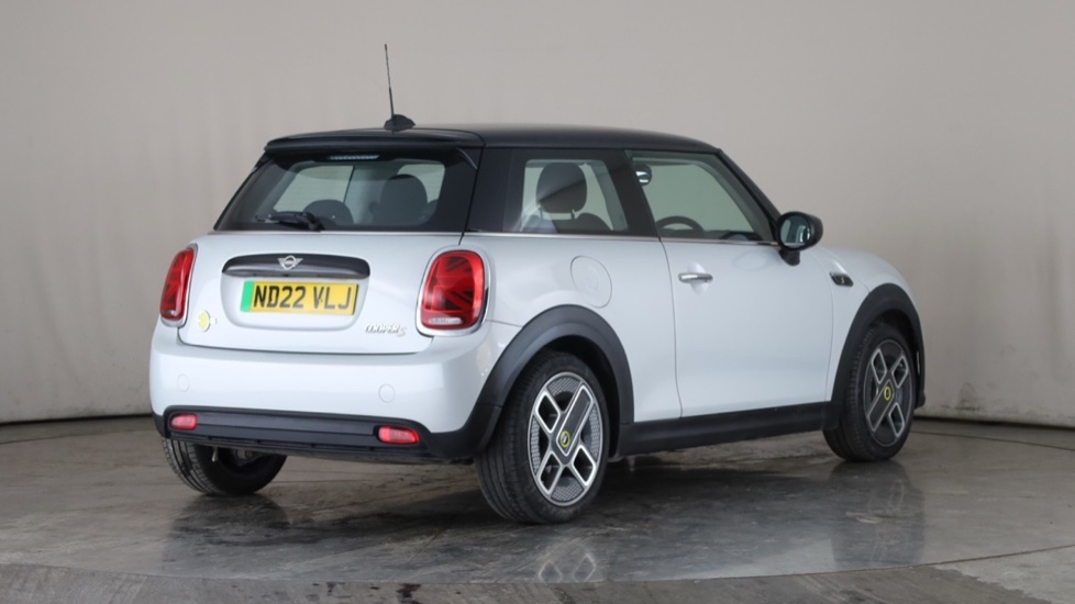 MINI HATCHBACK Image 5