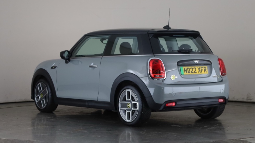 MINI HATCHBACK Image 3