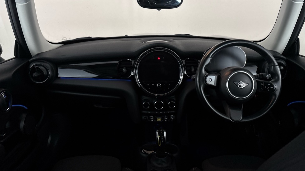 MINI HATCHBACK Image 11