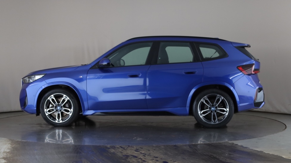 BMW iX1 Image 2