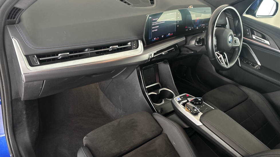 BMW iX1 Image 10