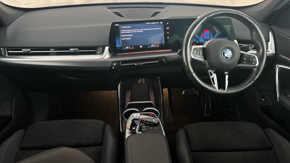 BMW iX1 Image 11