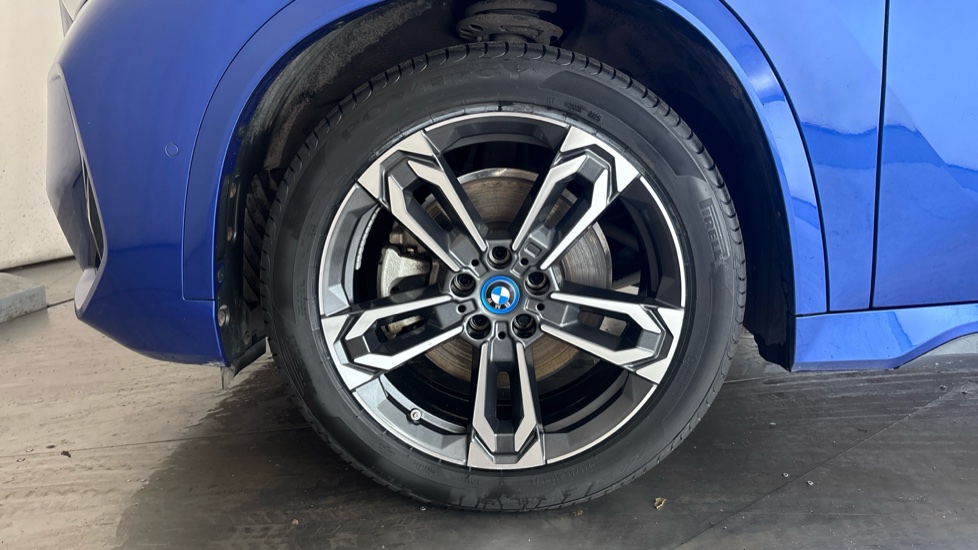 BMW iX1 Image 17
