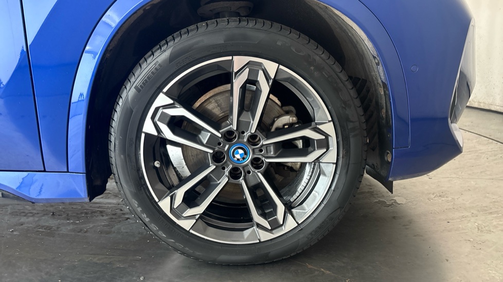 BMW iX1 Image 20