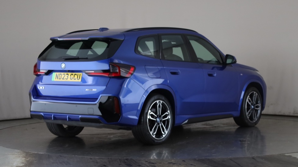 BMW iX1 Image 5
