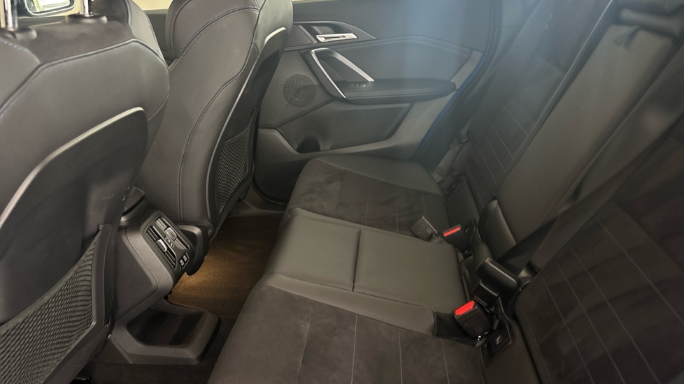 BMW iX1 Image 14