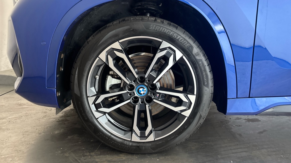 BMW iX1 Image 17