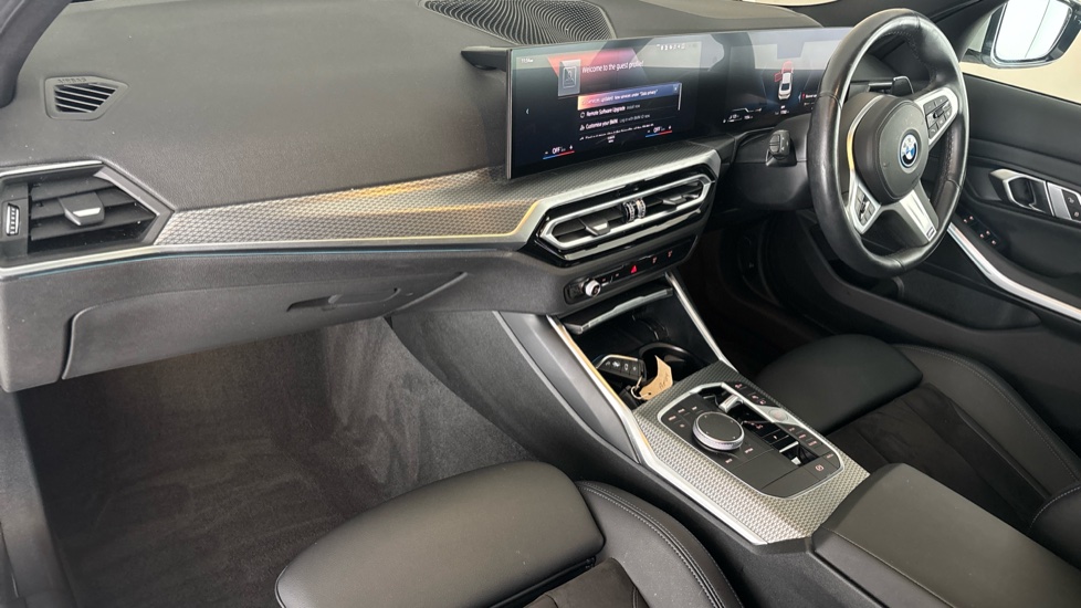 BMW 3 SERIES Image 10