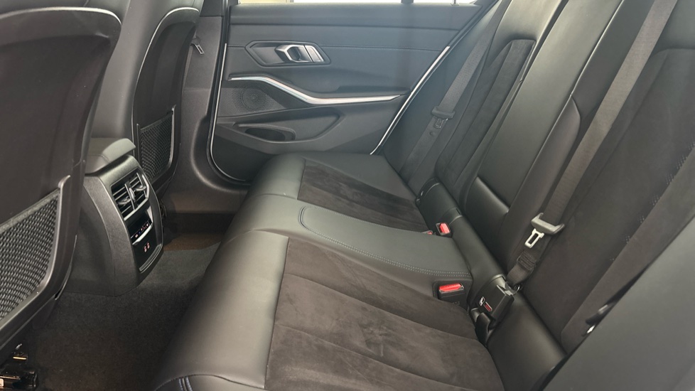 BMW 3 SERIES Image 14