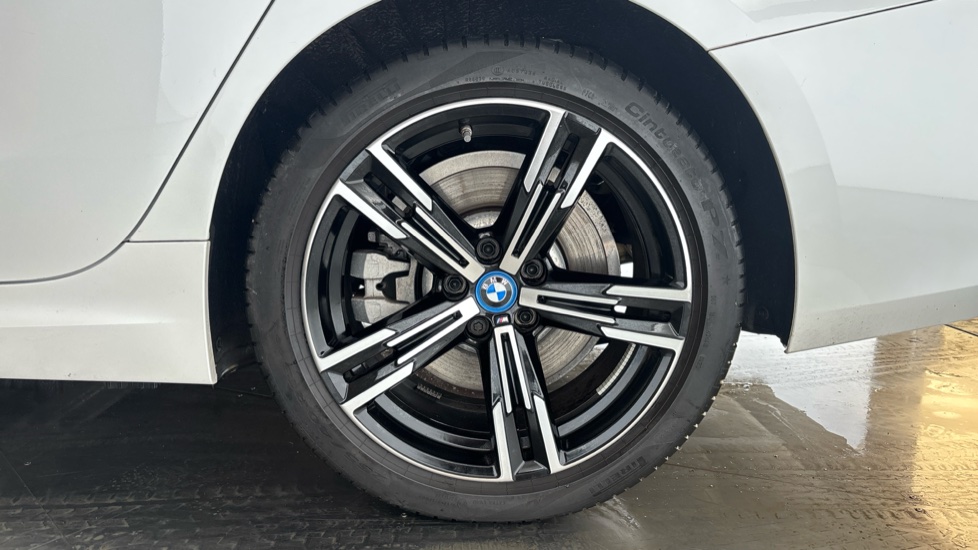 BMW 3 SERIES Image 18