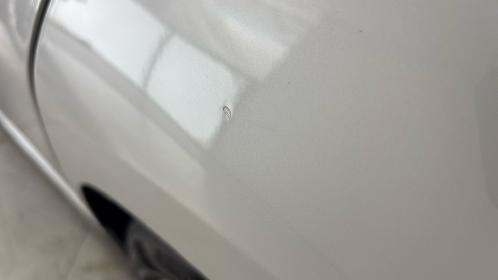 BMW 3 SERIES Chip and dent