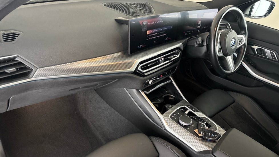BMW 3 SERIES Image 10