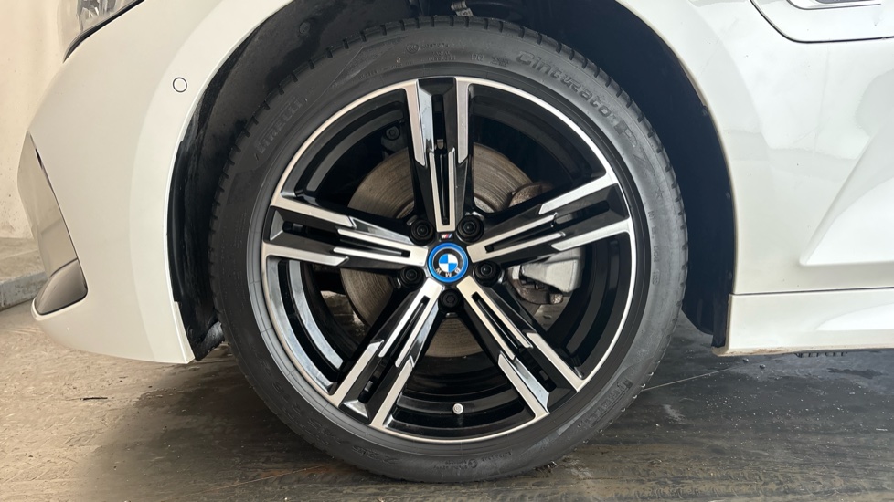 BMW 3 SERIES Image 17