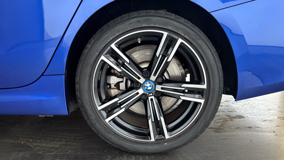 BMW 3 SERIES Image 18