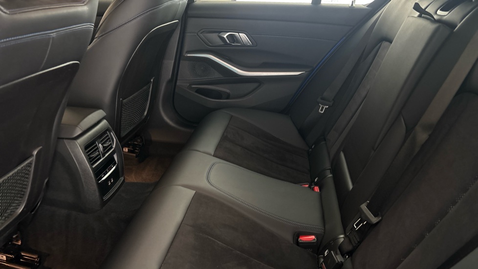 BMW 3 SERIES Image 14