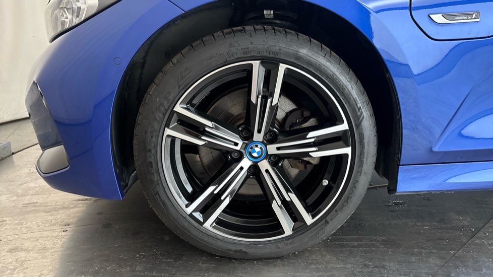 BMW 3 SERIES Image 17