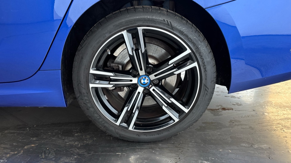 BMW 3 SERIES Image 18