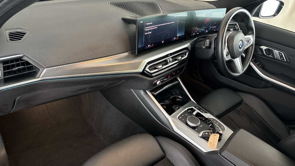 BMW 3 SERIES Image 10