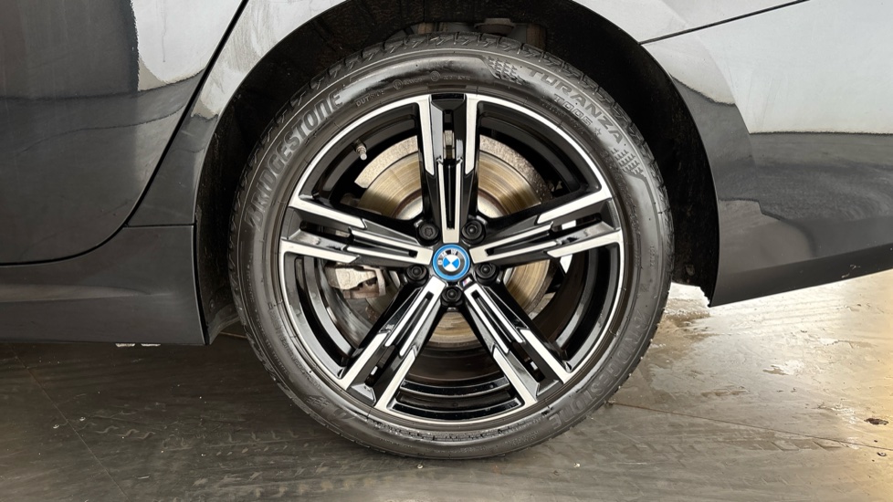BMW 3 SERIES Image 18