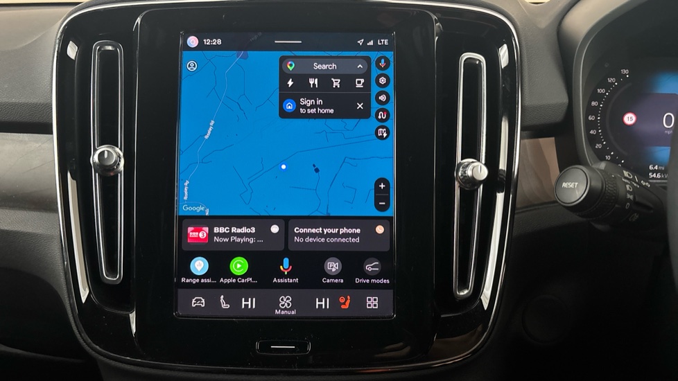 VOLVO XC40 Image 12
