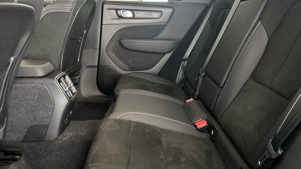 VOLVO XC40 Image 14