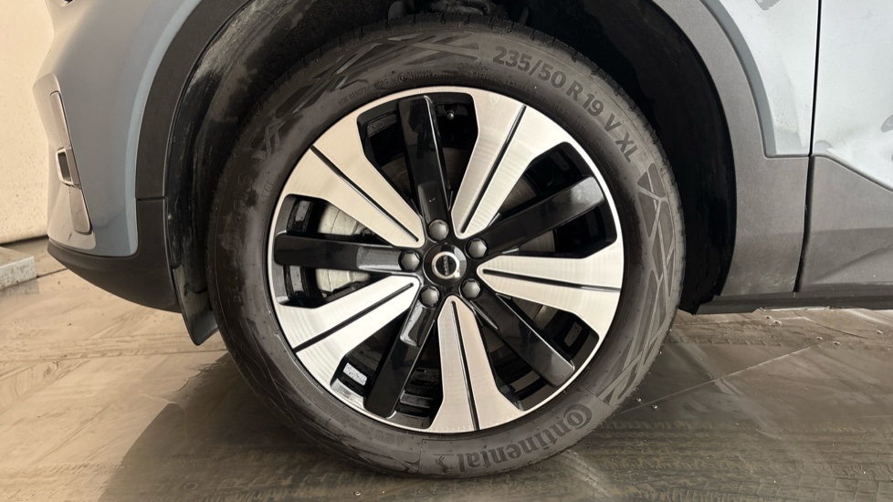 VOLVO XC40 Image 17