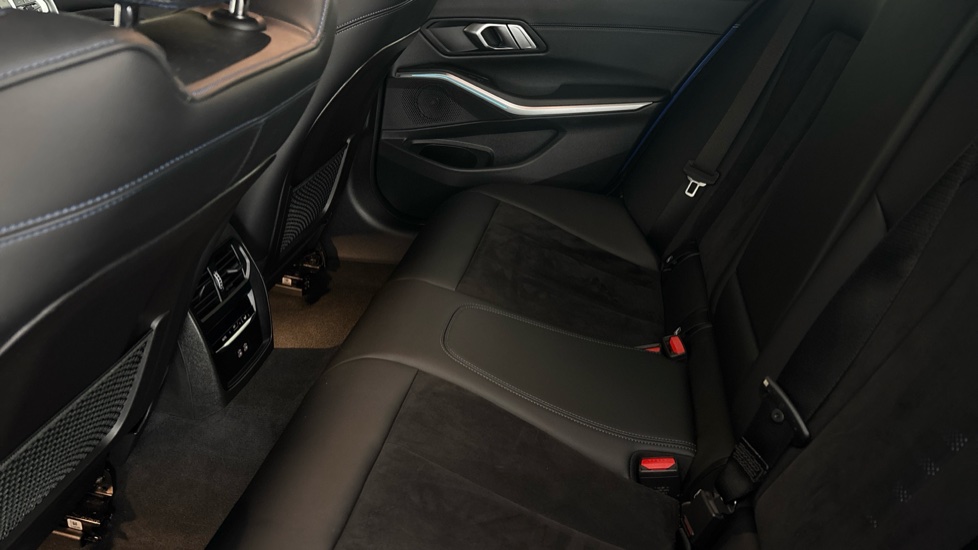 BMW 3 SERIES Image 14