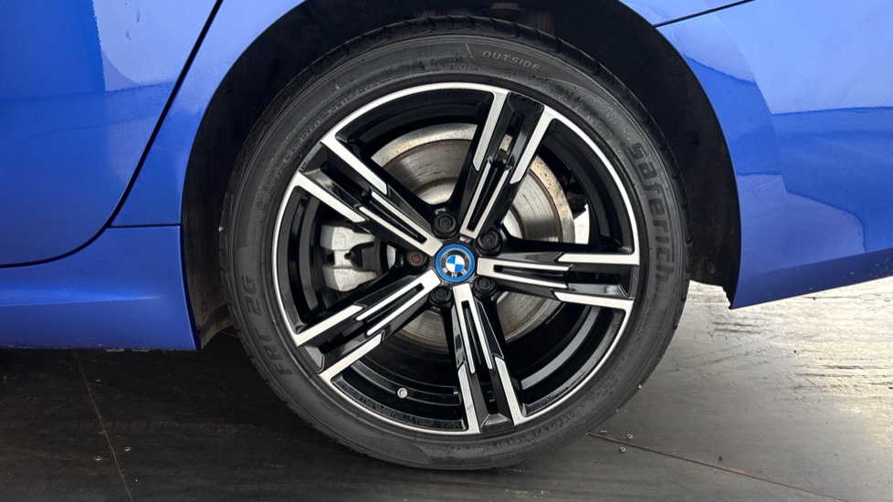 BMW 3 SERIES Image 18