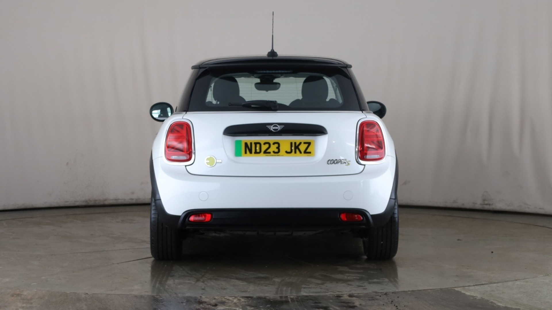 4021004 135kW Cooper S Level 1 33kWh 3dr Auto