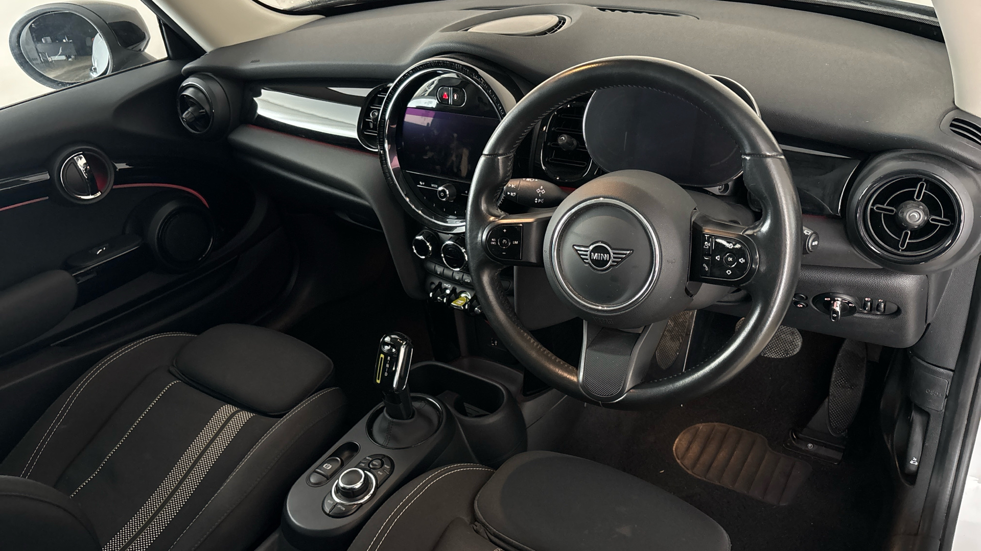 4021004 135kW Cooper S Level 1 33kWh 3dr Auto