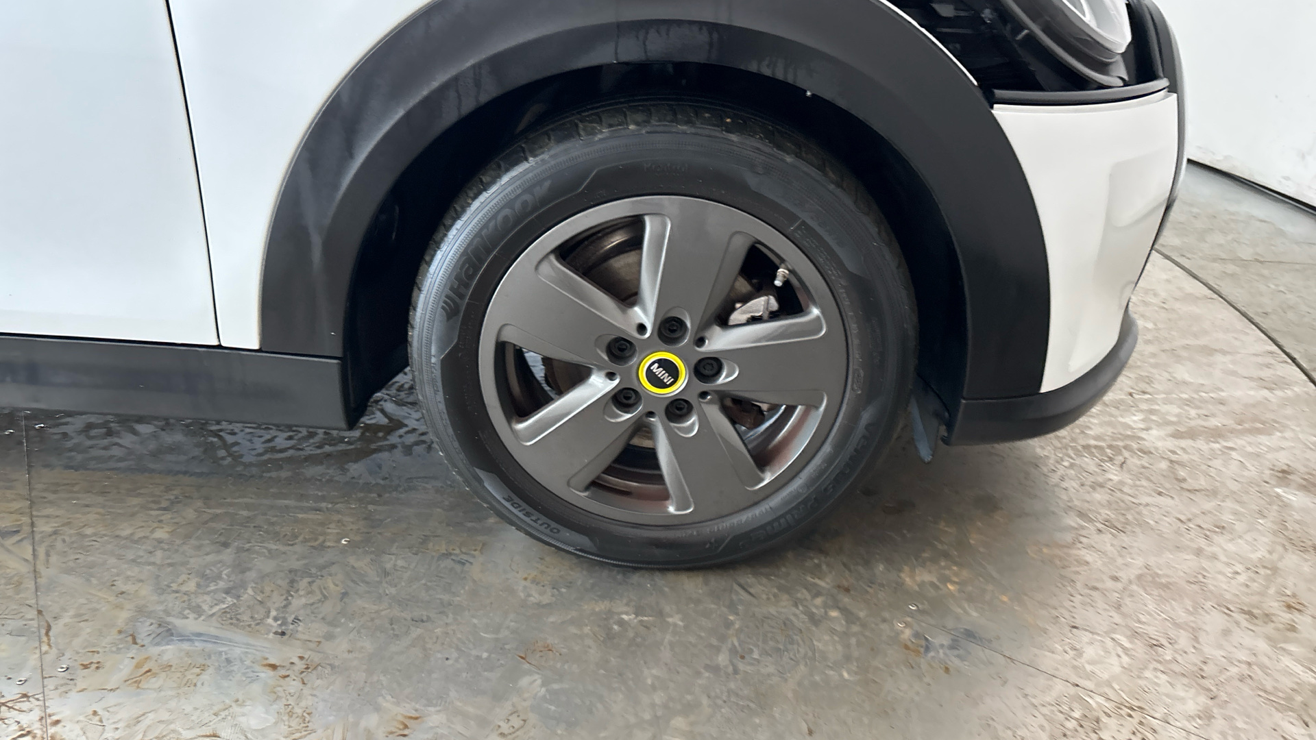 4021004 135kW Cooper S Level 1 33kWh 3dr Auto