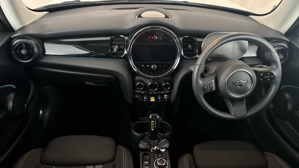 MINI HATCHBACK Image 11