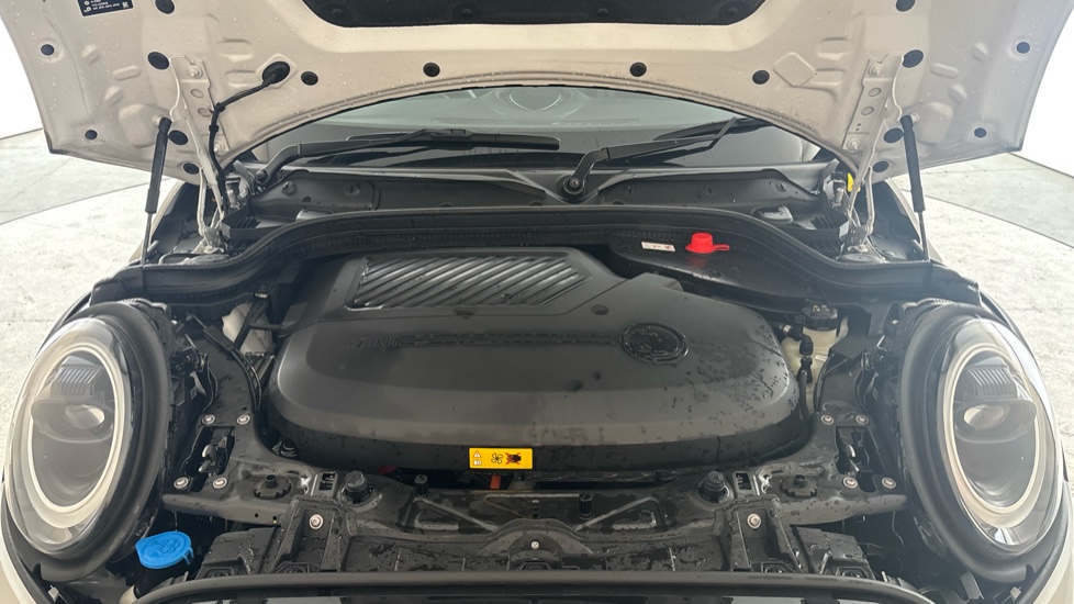 MINI HATCHBACK Image 16