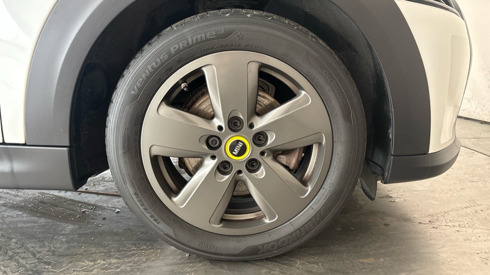 MINI HATCHBACK Image 20