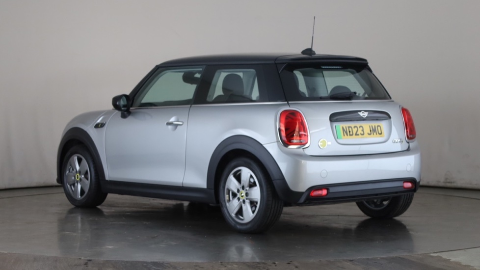 MINI HATCHBACK Image 3