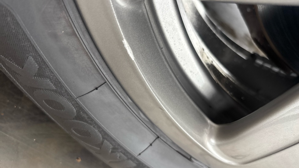MINI HATCHBACK scuff