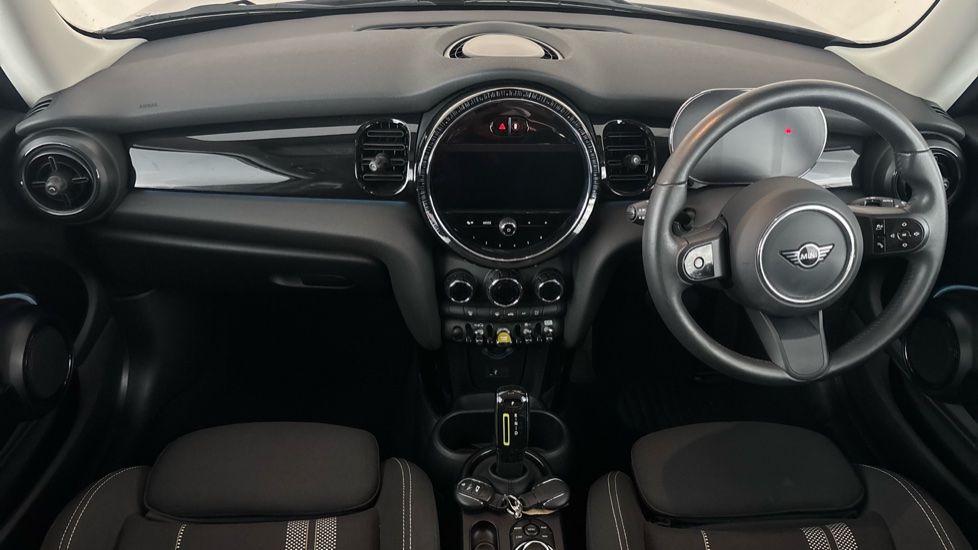 MINI HATCHBACK Image 11