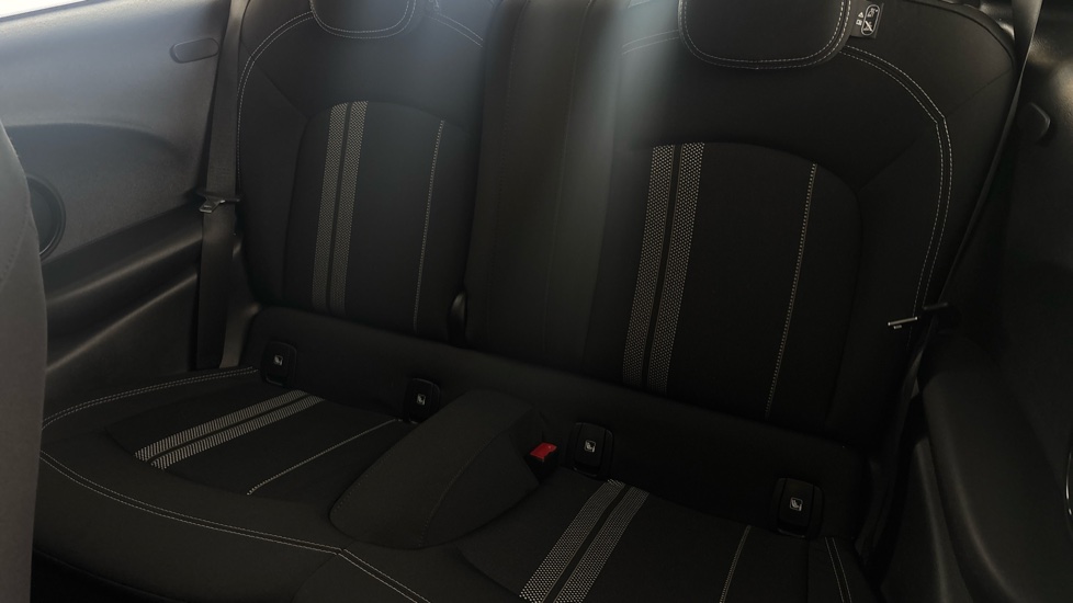 MINI HATCHBACK Image 14