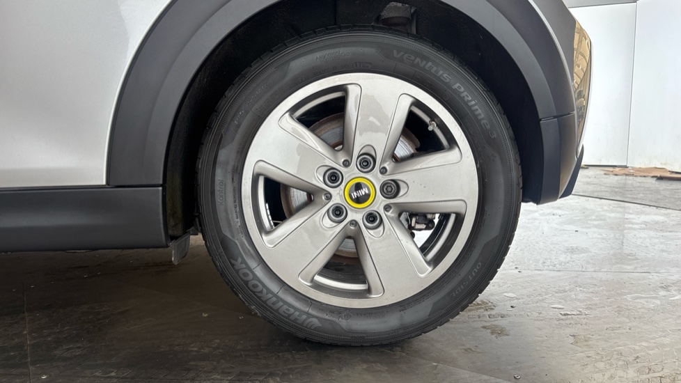 MINI HATCHBACK Image 18