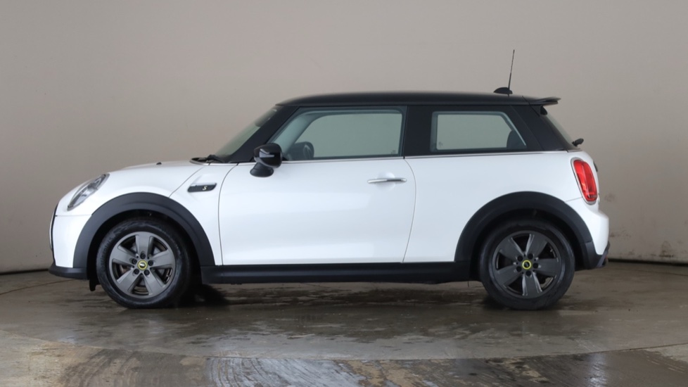 Mini Hatchback Image 2