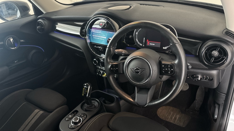 Mini Hatchback Image 9