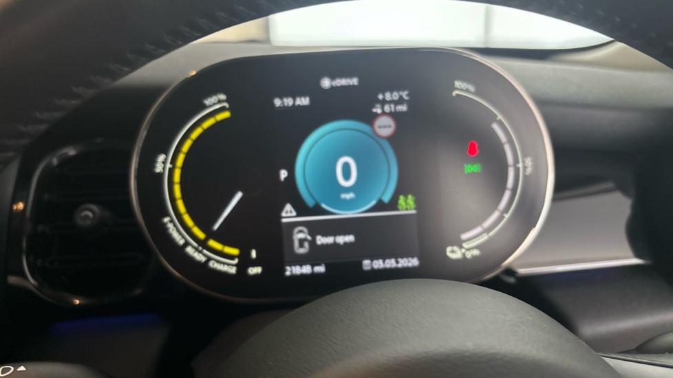 Mini Hatchback Image 13